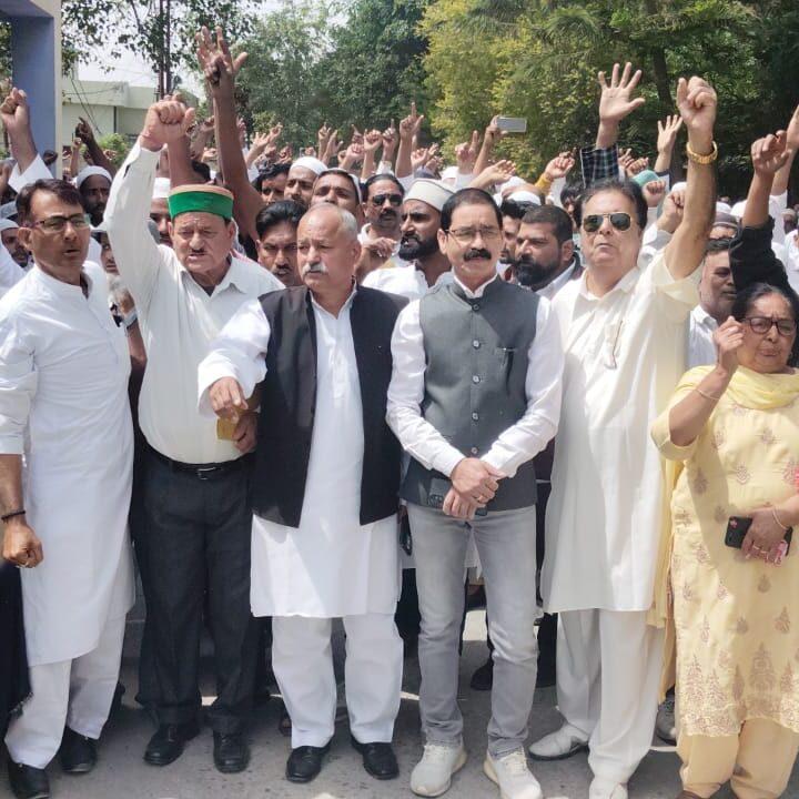 लोकतंत्र बचाने एवं समुदाय विशेष के उत्पीड़न के खिलाफ मोर्चा ने बोला हल्ला