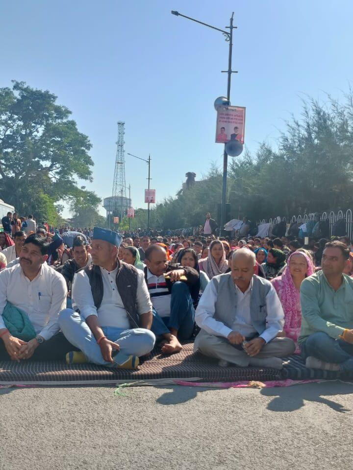 मोर्चा उपनल कर्मियों के बीच पहुंचकर उनको समर्थन देने की घोषणा की अनुपालन और उपनल कर्मियों के भविष्य को सुरक्षित करने की मांग की।