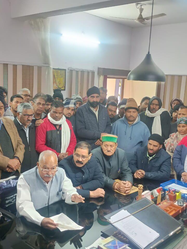 गोल्डन कार्ड से इलाज दिलाने में नाकाम स्वास्थ्य मंत्री की बर्खास्तगी को दहाड़ा मोर्चा